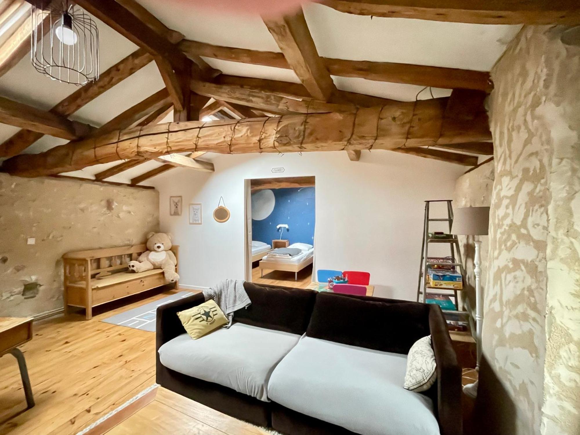 Les Régniers - 1 gîte x4 à 6 et 1 gîte x8 - à réserver ensemble ou séparément Eynesse Exterior foto