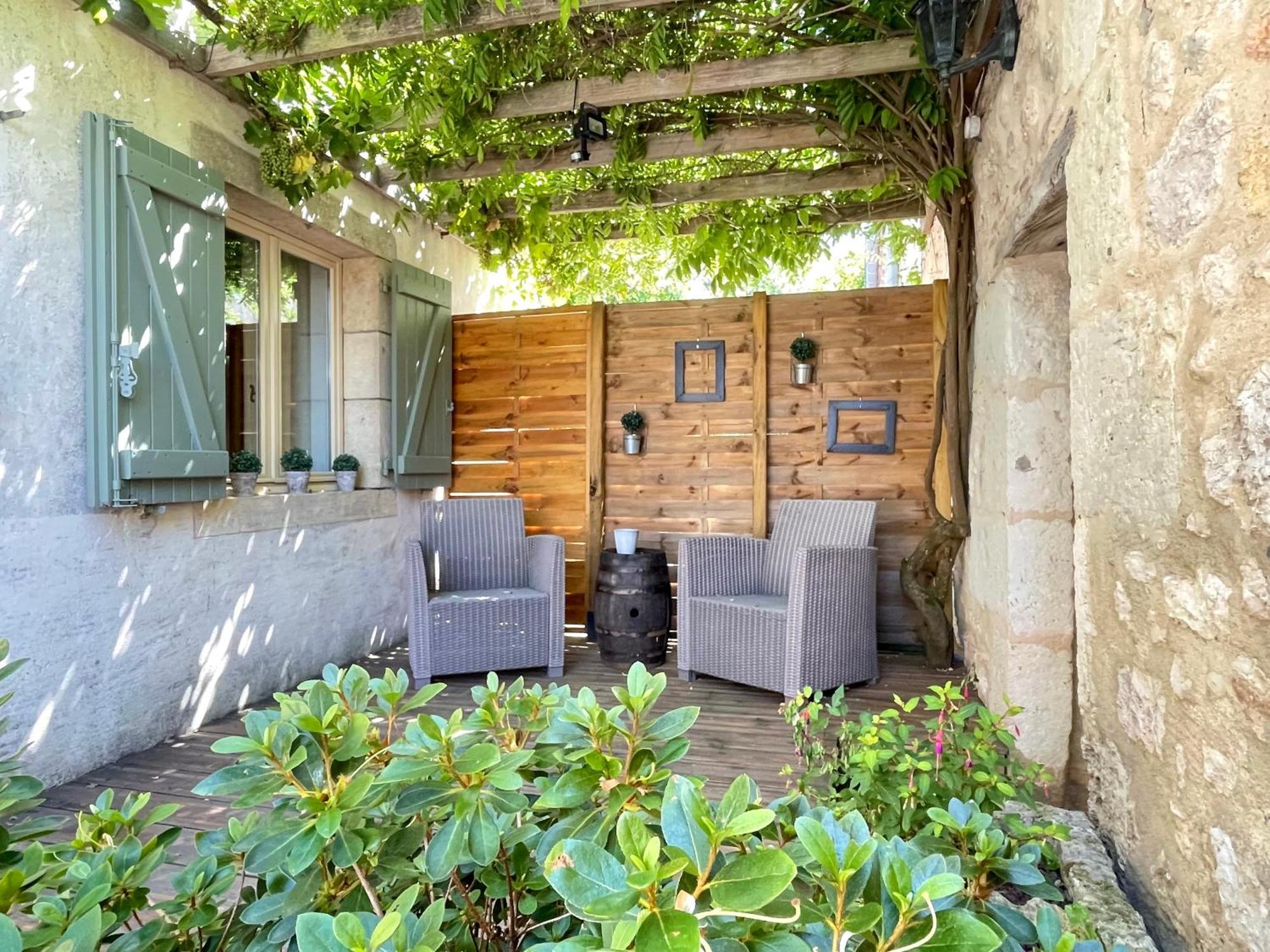 Les Régniers - 1 gîte x4 à 6 et 1 gîte x8 - à réserver ensemble ou séparément Eynesse Exterior foto