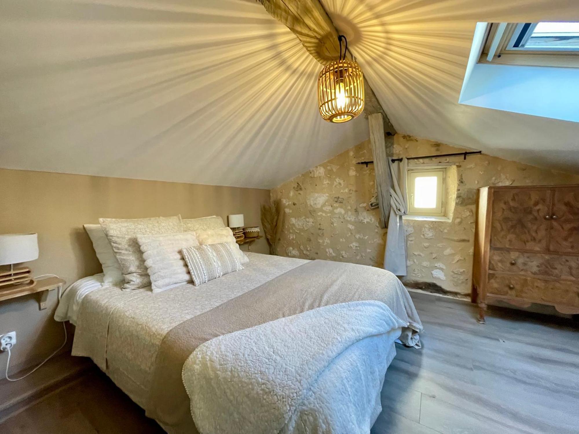 Les Régniers - 1 gîte x4 à 6 et 1 gîte x8 - à réserver ensemble ou séparément Eynesse Exterior foto